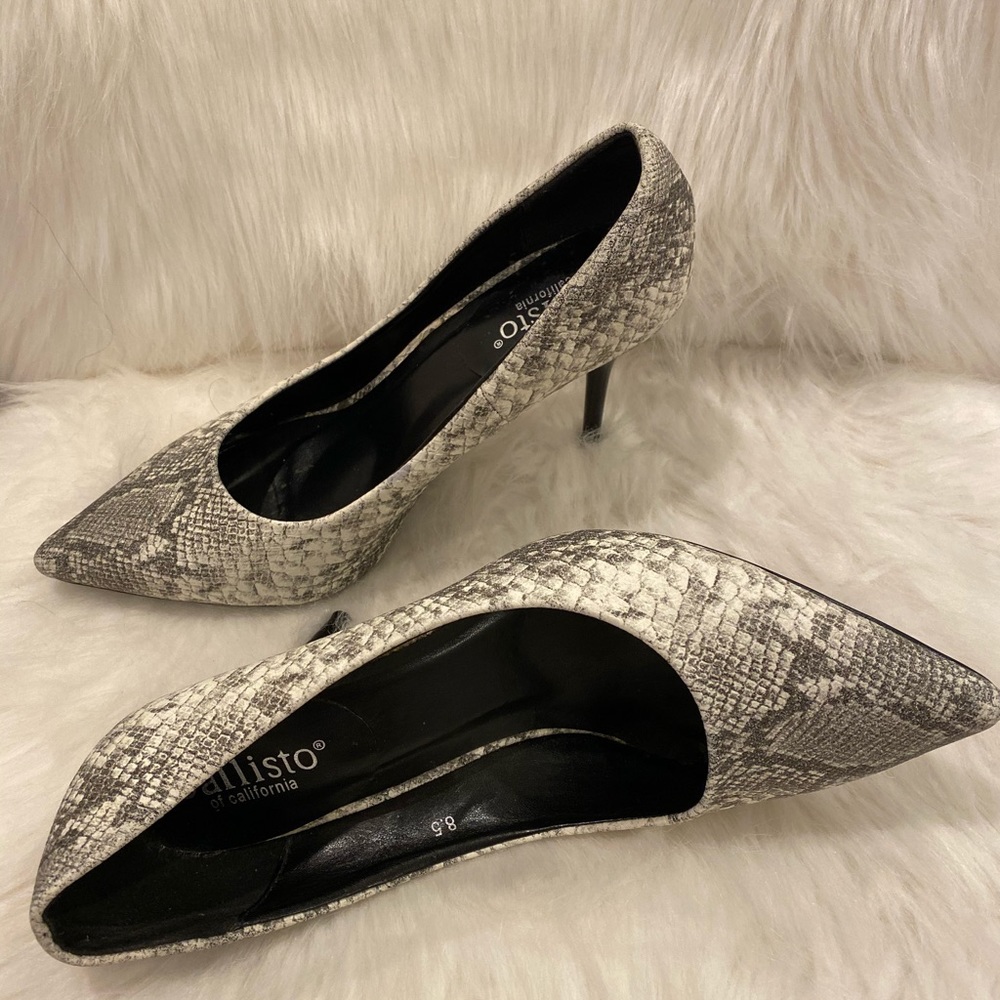 Snake print heels - Picture 4 of 8